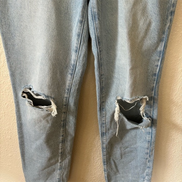 Pacsun Light Wash Distressed Knee High Waist Dad Jean Size 25 - Picture 3 of 10